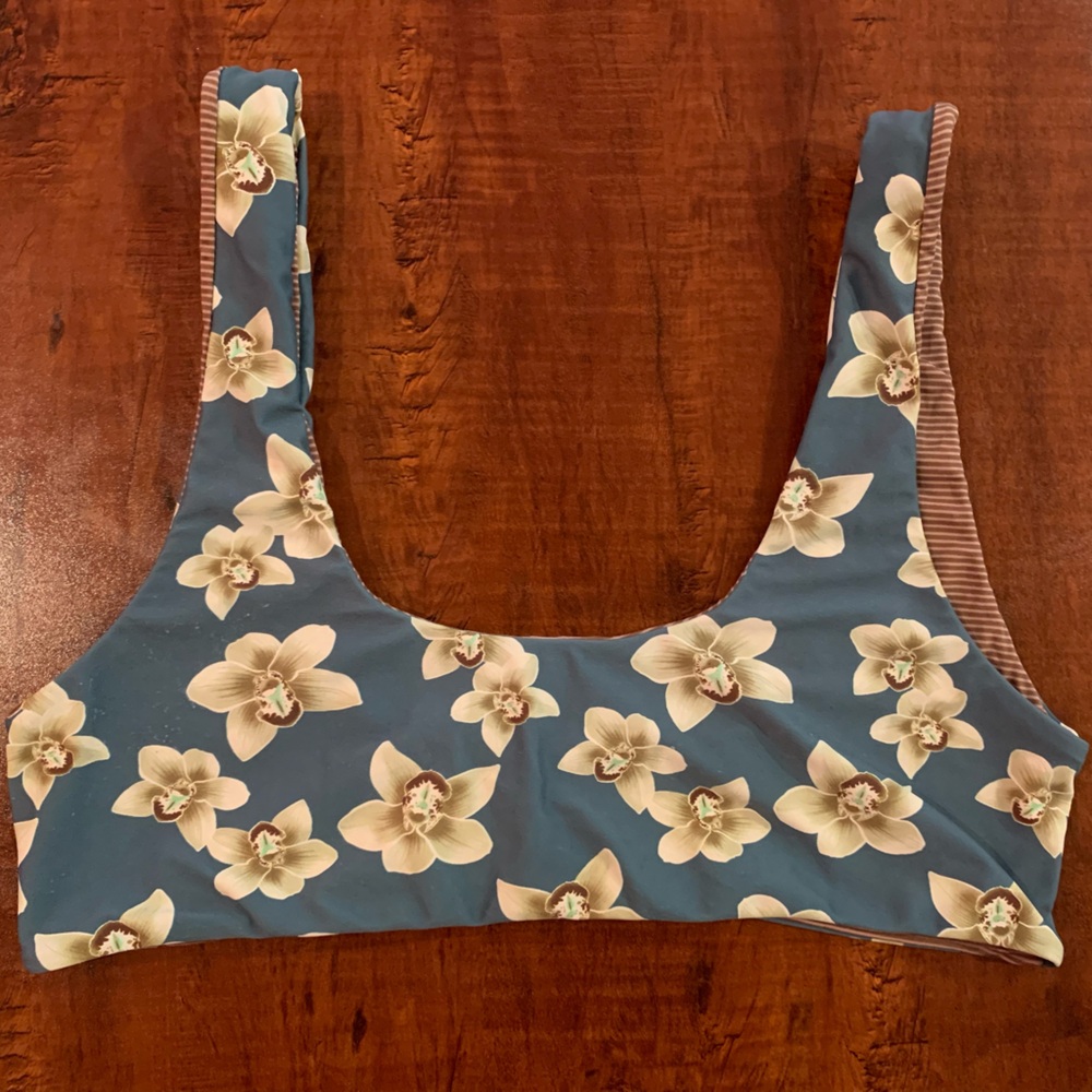 Acacia Tropic Blue Isle Orchid Birdie Top